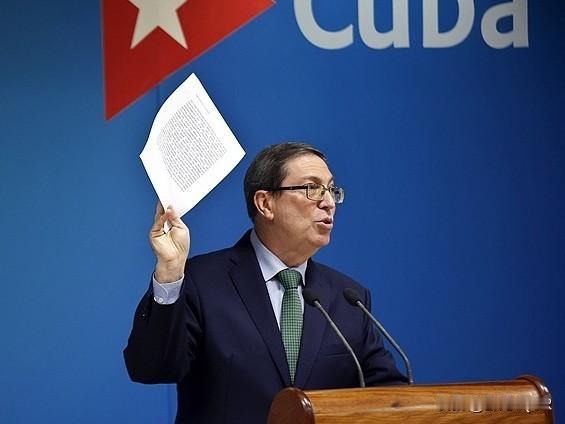 看来有些外交政策还停留在“不听话就掐脖子”的原始阶段，而且这次连手套都懒得戴了。