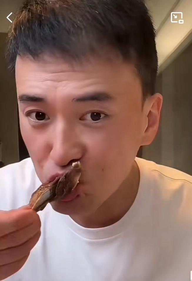 赫子铭的体面真的不是说说而已，

坦坦荡荡的认账

真的比骂战更解气

赫子铭回
