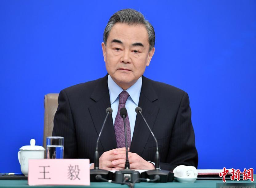 看完肃然起敬！73 岁副国级仍奔波在外交一线，最新近照流出：满头银发却精神矍铄，