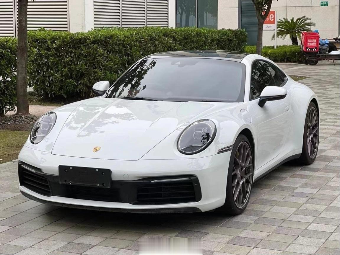 保时捷 911 Carrera 4 白外/红内 二手车[酷]带天窗、SC组件、2