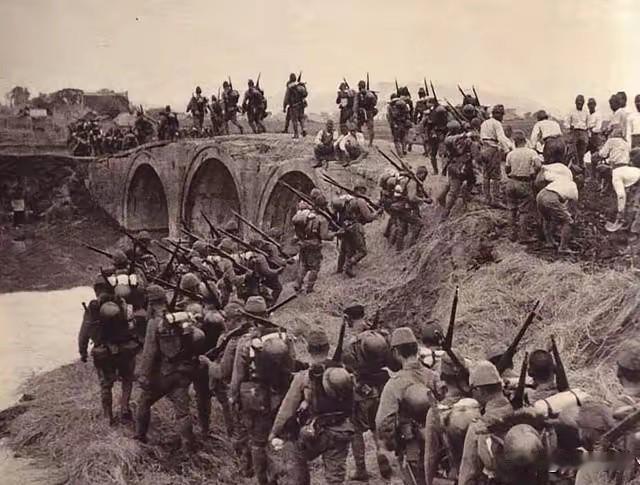 著名抗日将领李宗仁曾评价说：日军训练之精和战斗力之强，可说举世罕有其匹。用兵行阵