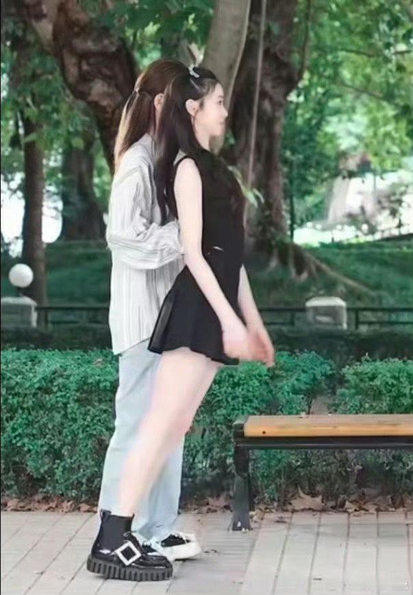“刘浩存这身体控制能力好强，P1居然能站这么稳” ​ ​​​