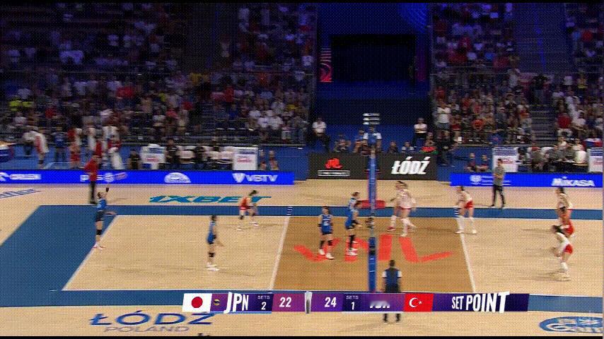 这扇的一下有点像乌苏佩丽万。。。 ​​​