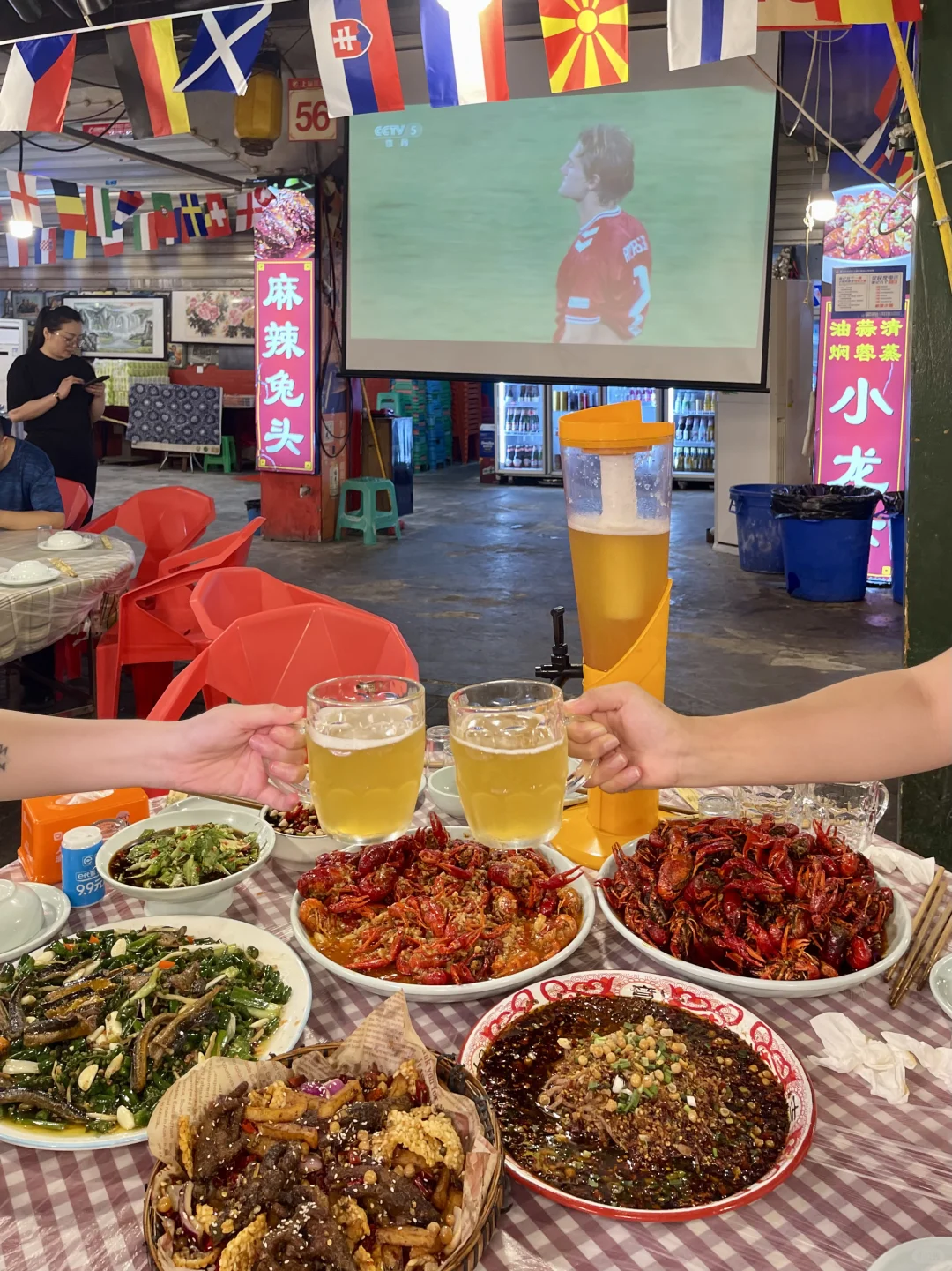 🔥重庆夜生活怎么能少了江湖菜烤串小龙虾？