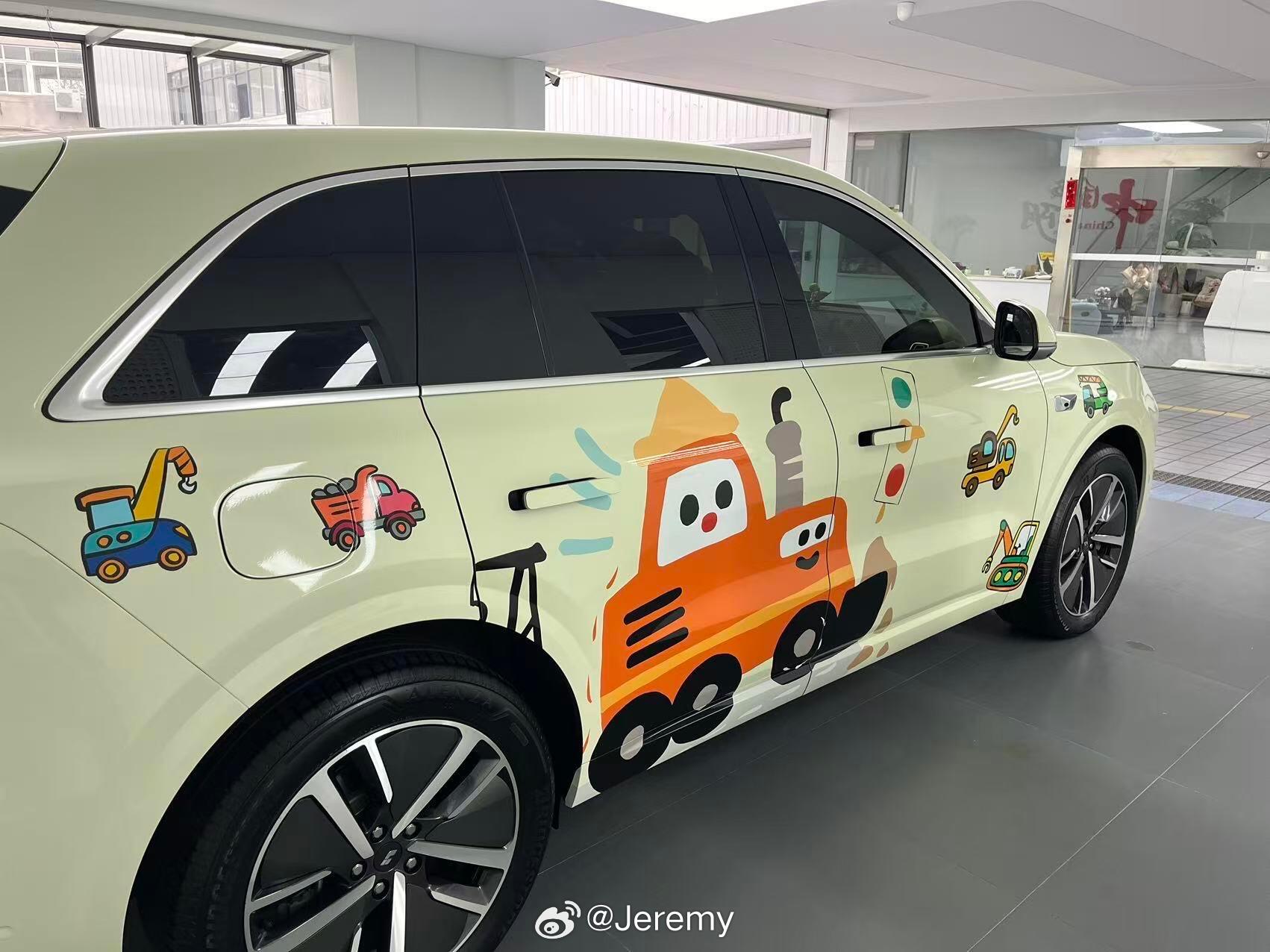 家里生儿子的，贴一个工程车理想L6 是真不错诶。理想汽车