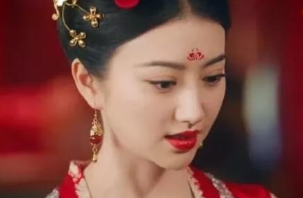 公元534年，华阳公主怀孕生产之际，她的丈夫高琛竟然与庶嫂小尔朱氏私通。然而，命