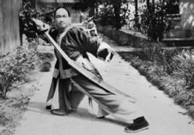 徐其成，一九三九年出生在丹东蔡家沟，上世纪60年代他参加武术代表团，多次跟随国家