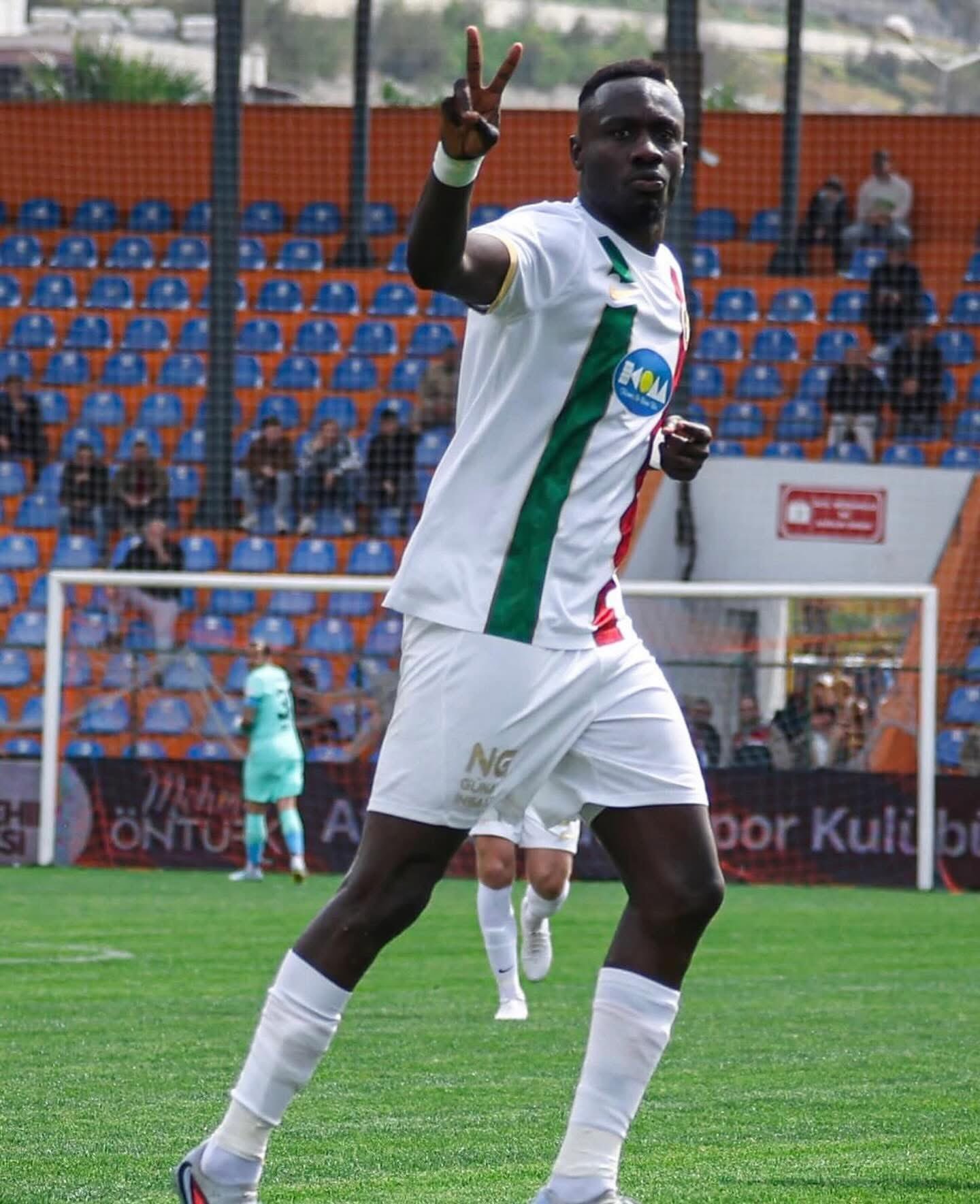 天津旧将姆巴耶·迪亚涅，本赛季土甲出场30次打进24球助攻6次，场均制造一球。这