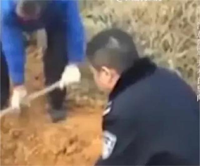 云南杀人取脑案纪实：男子残害2名幼童吸食脑髓，惨叫声持续1小时。
 
2010年