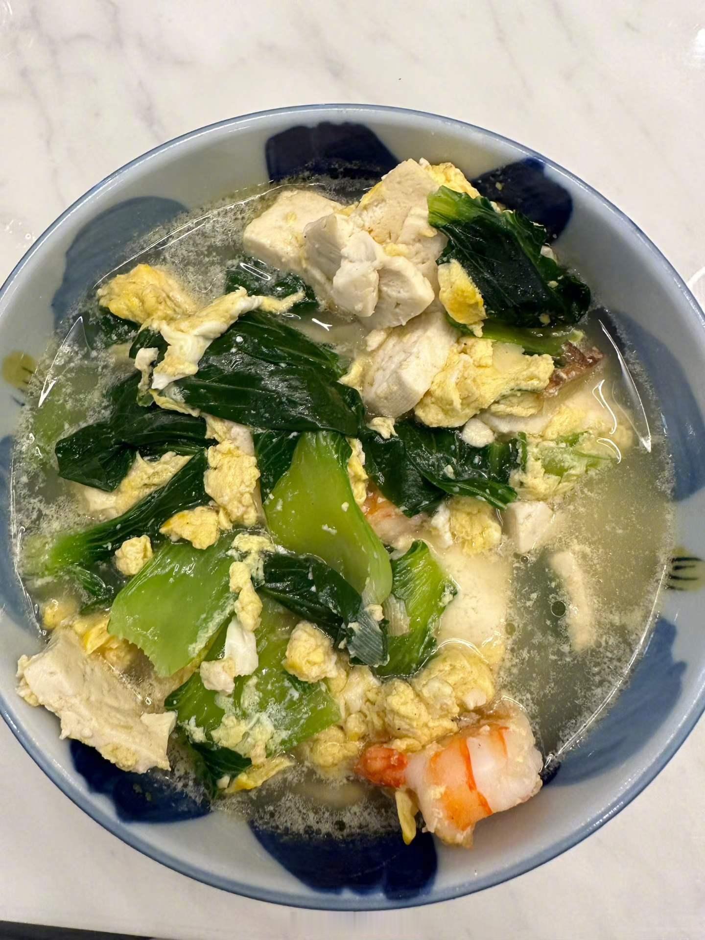一天1-2顿饭 ，每顿一碗菜汤，已经瘦了25斤了，这世界玩自己最爽 