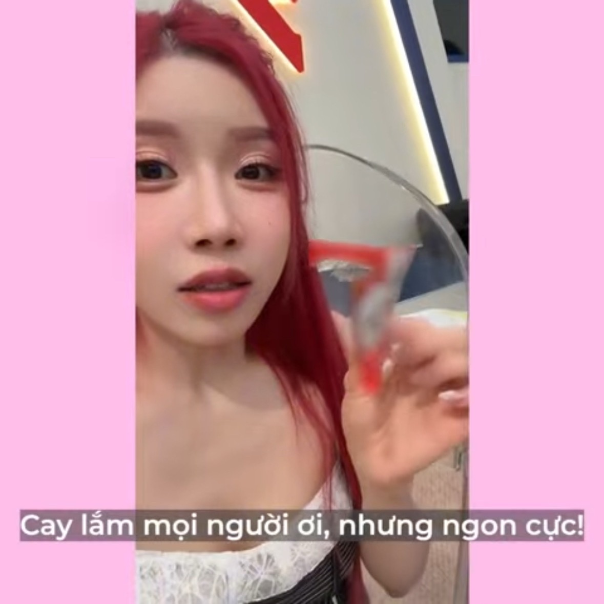 咋这么可爱还吃辣条 