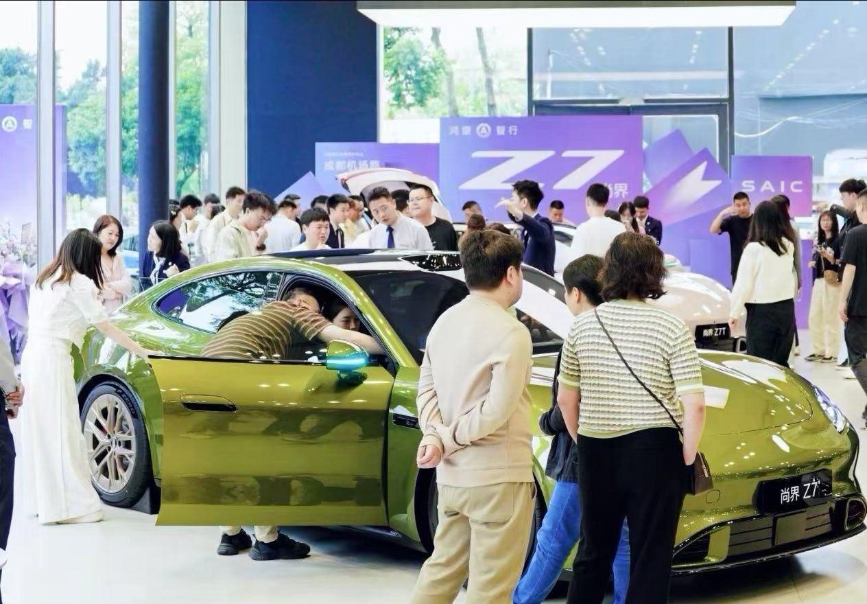 尚界Z7发布后门店人山人海 真火爆！这车非常超值！我喜欢尚界Z7首销门店火爆