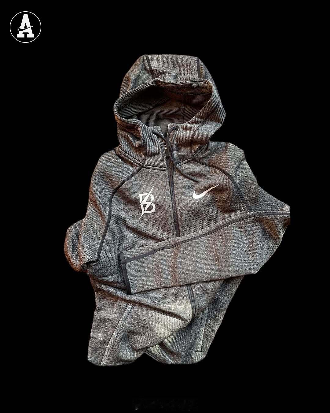 Bowerman Track Club 在推订阅会员服务，其中有一项特权就是各种