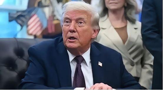 中国放出可能扣留售台武器的信号后，美国这边回应来了，还是“双簧”。

美国这波操