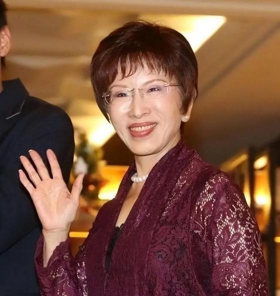 郑丽文嘴上喊和平，军购预算却从3800亿一路放行到7800亿，这才是最扎眼的冲突