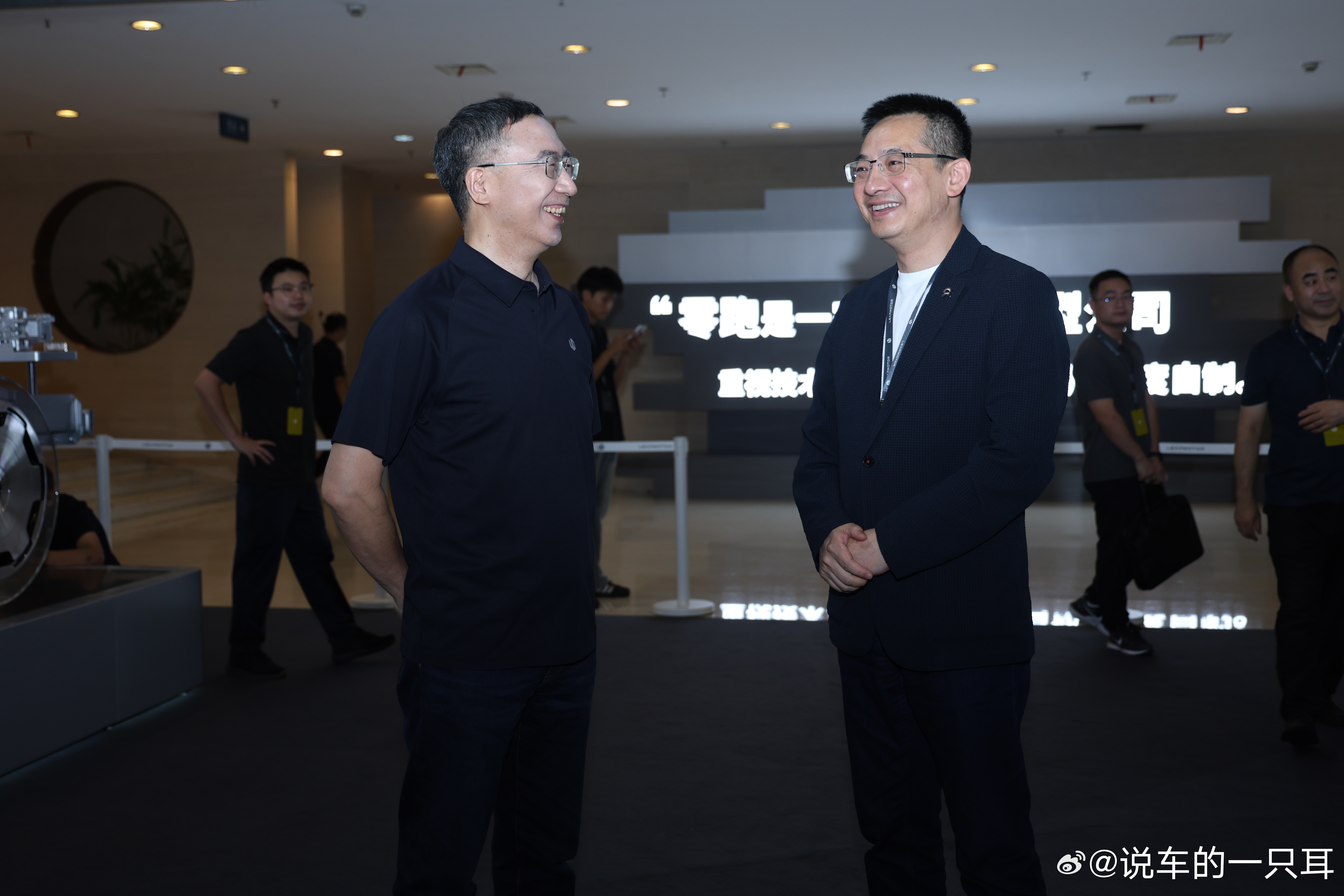今天发布会不少，在零跑技术日，蔚来总裁秦力洪也来到了现场，并且表示，零跑技术日，