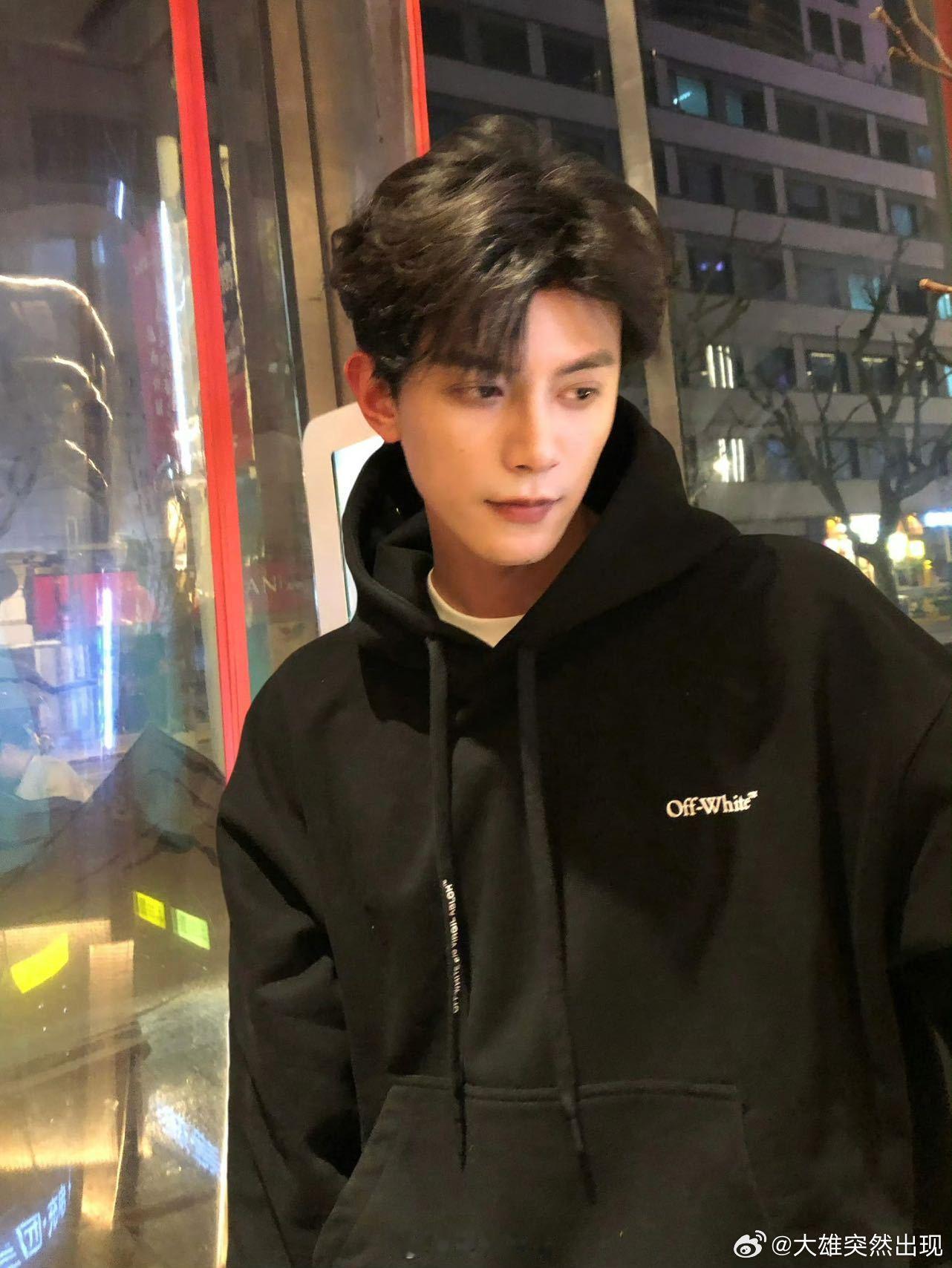曝邓凯深夜看女主播看个游戏直播都要被审判？？？主播已回应，有些人不仅zy邓凯还给