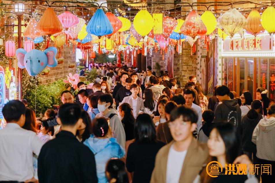 【3亿加持！南昌凭实力解锁“消费新顶流”身份】

恭喜大南昌！拿下全国消费“三新