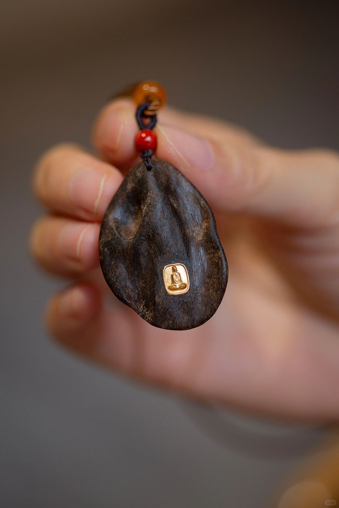 沉香＂阿弥陀佛＂守护神之一 守护您的财运，健