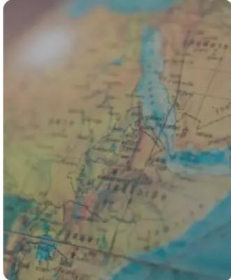 伊犁条约
《伊犁条约》是中俄关系史上的重要里程碑，签订于1881年2月24日，地