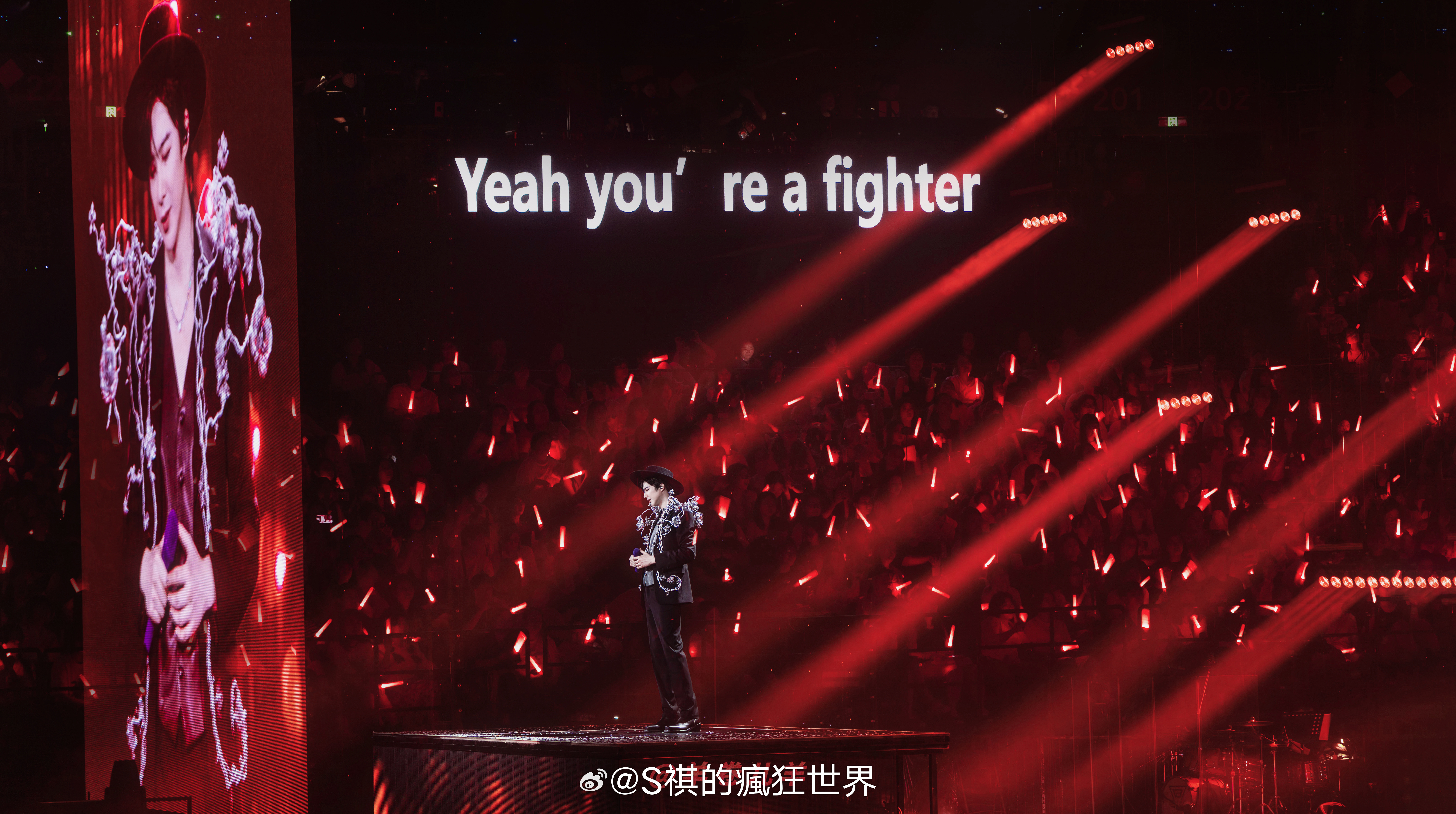 刘宇宁的2025巡演 🐾刘宇宁玫瑰丛生 🐾摩登兄弟 逆风不息自有光。他唱给明