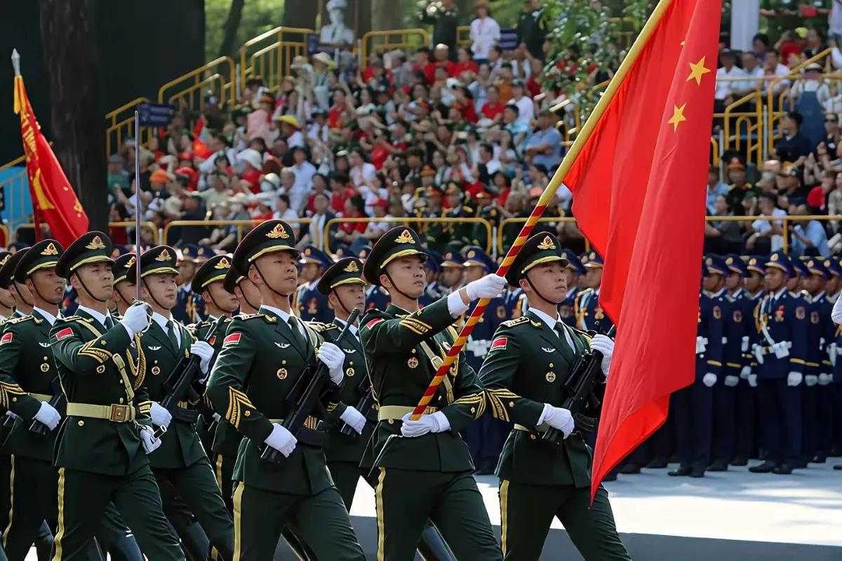 越南刚与美国签协议，又向中方发“阅兵邀请”，4个月后又想在河内看到解放军？

这