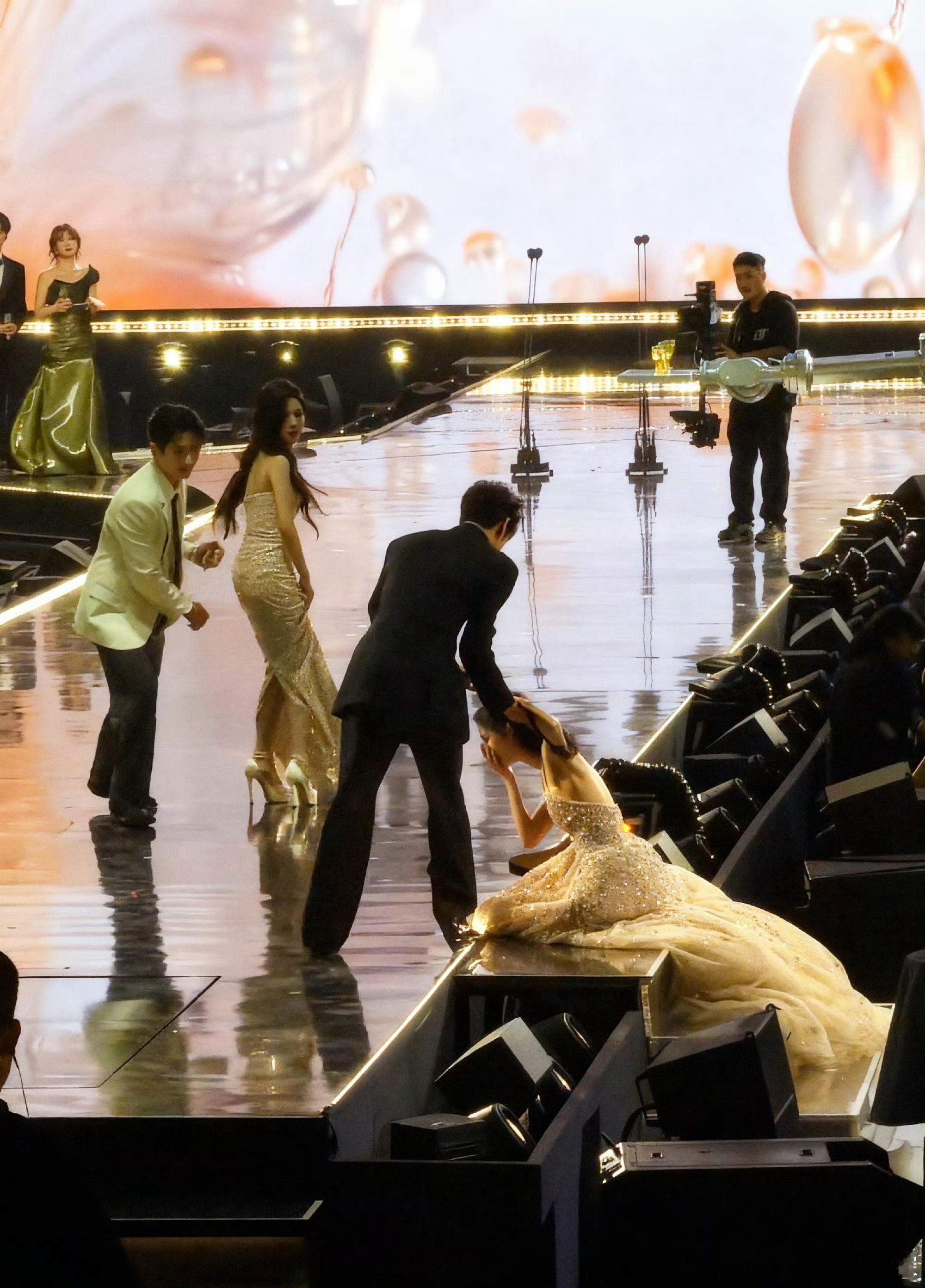 孟子义摔出了神图 明年一定不会再摔了！ 