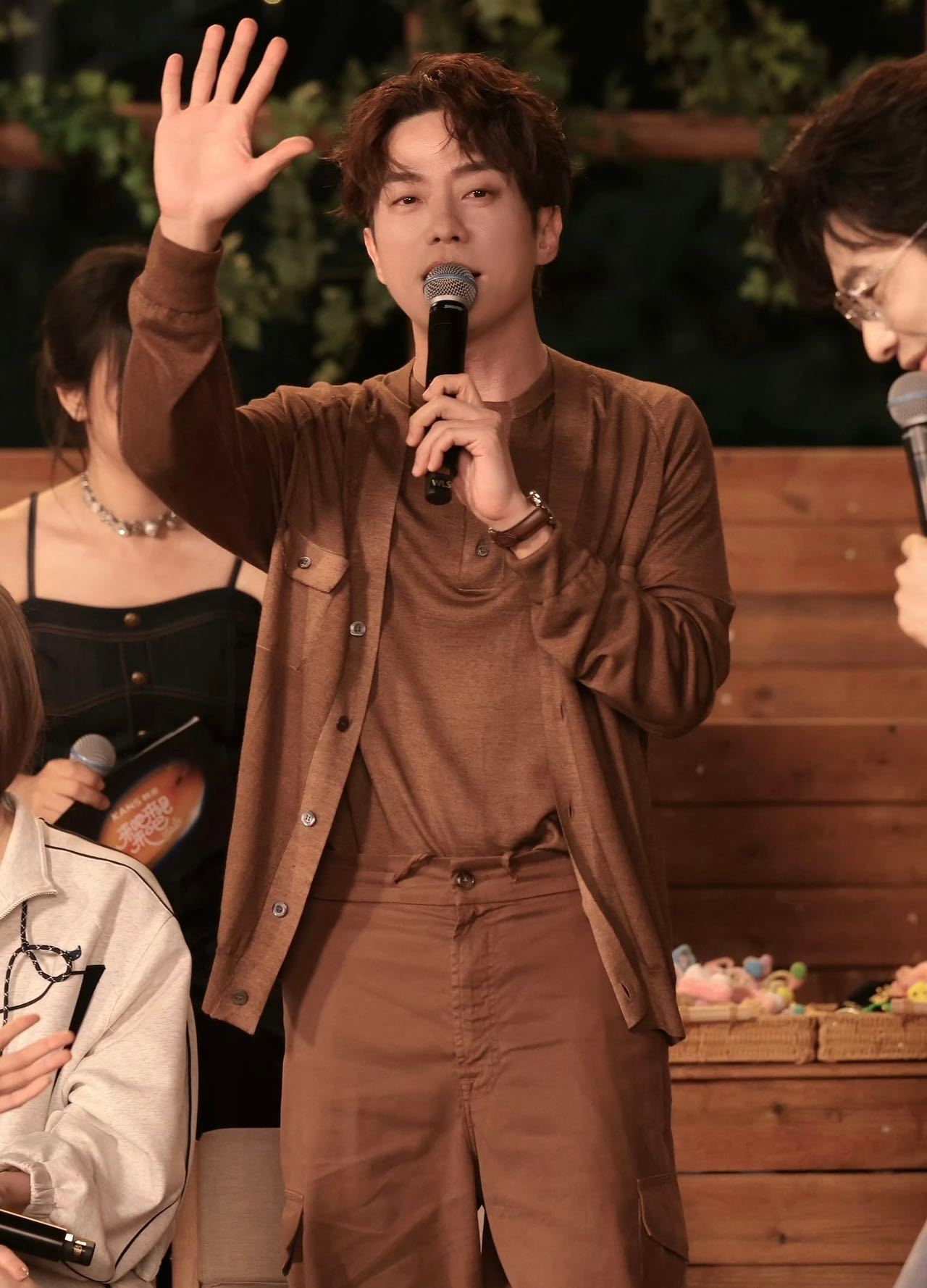 手搓者联盟💖童年金曲迎来新版本！张栋梁携手于贞翻唱小乌龟，新旧风格融合，甜度与