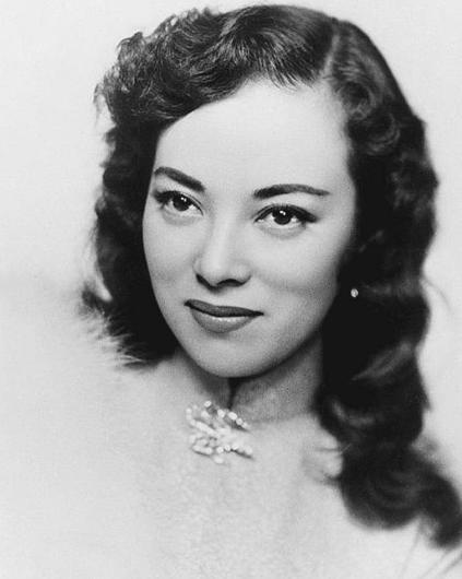 1945年，女汉奸李香兰将被执行枪决，谁料，临刑前她突然掏出一张皱巴巴的纸，法官