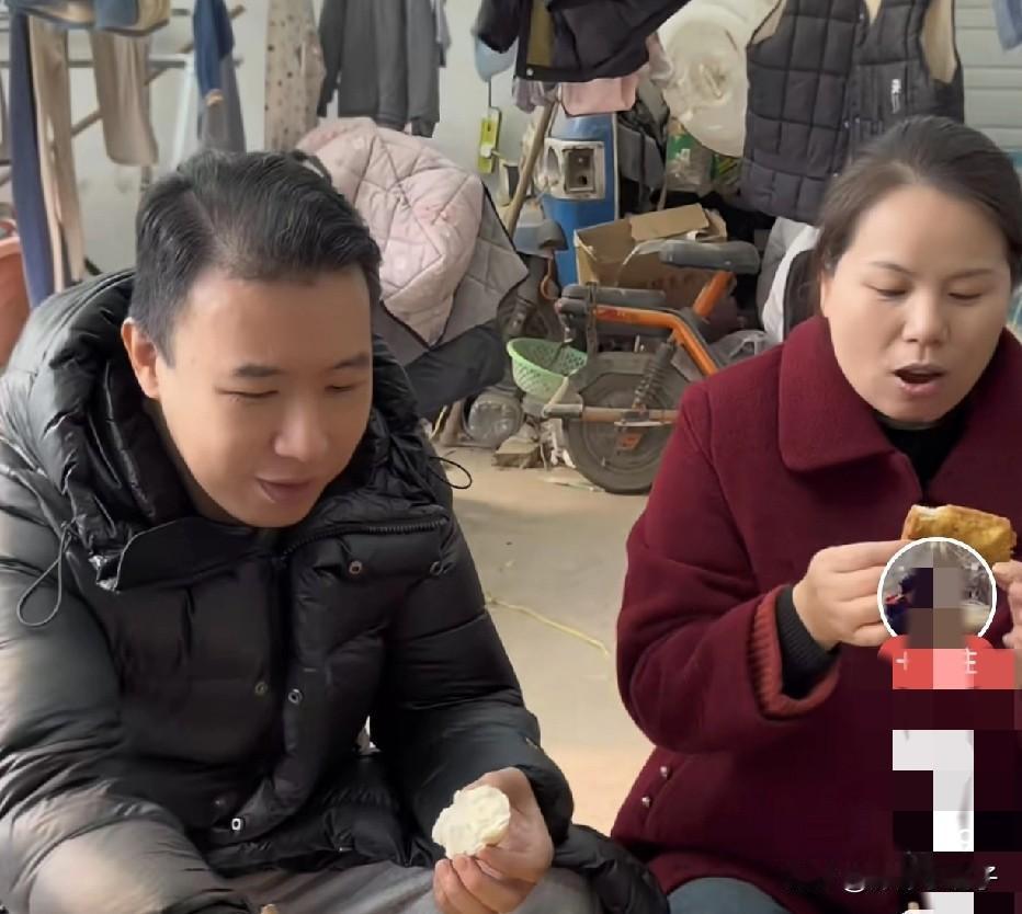 京城小二从娘家回来，这次和上一次完全不同的心情。
这次弟弟和弟媳妇热情招待，大哥