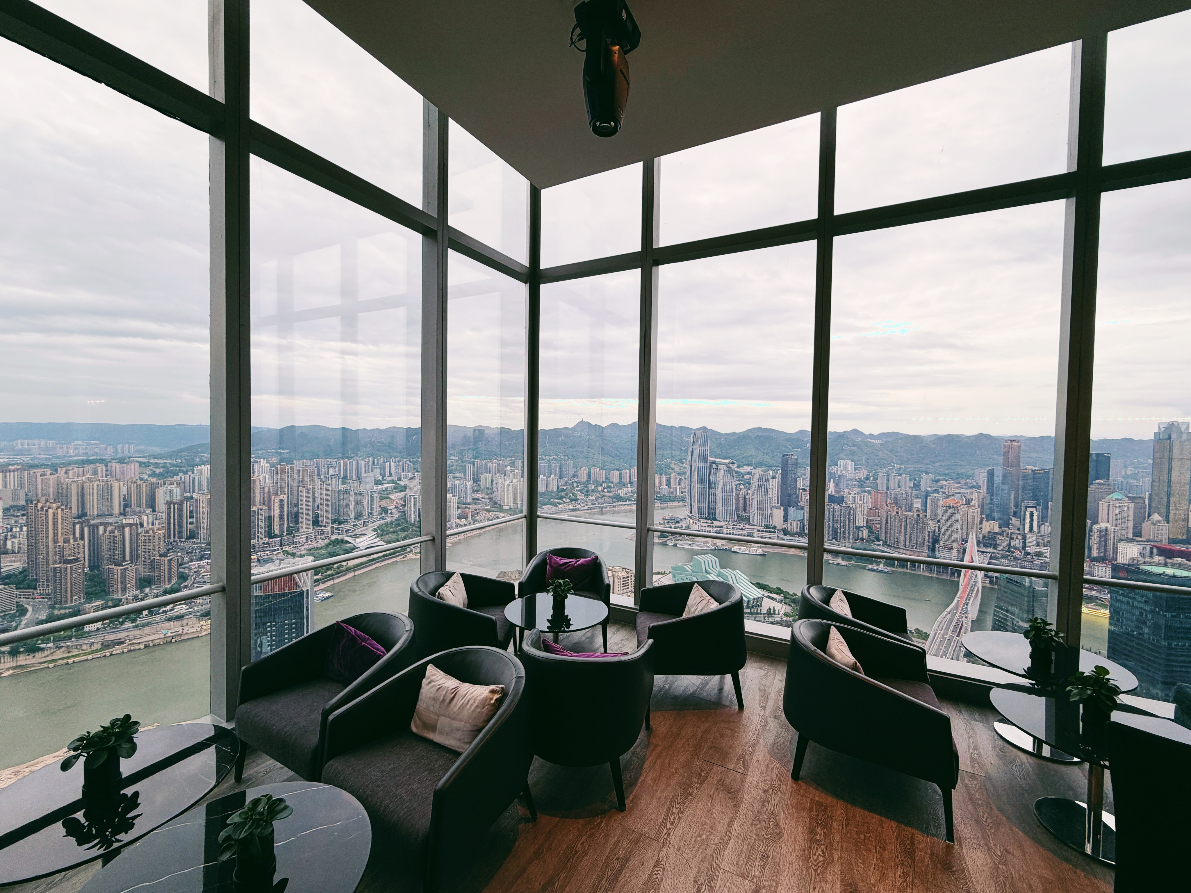 重庆的江景房是不是巨贵啊？这无敌江景，爱了～ 重庆·重庆尼依格罗酒店