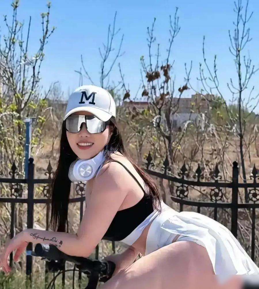 刷手机刷到眼酸，你以为在找乐子，其实是在给自己挖坟。

最近看到个挺有意思的数据