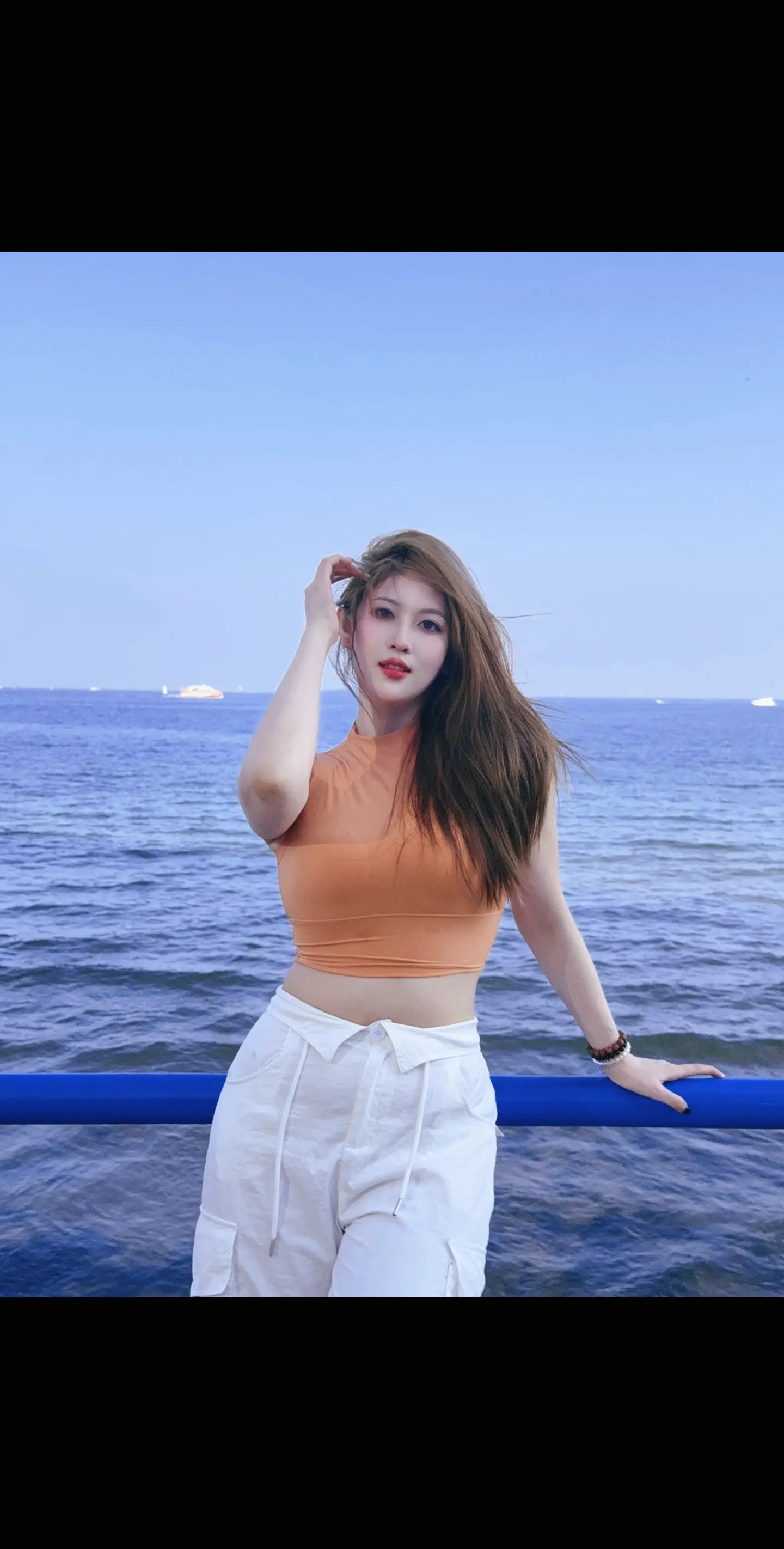 我常常感到幸福，因为我的每一天都是人生的限定，每件事都有存在的意义，甚...