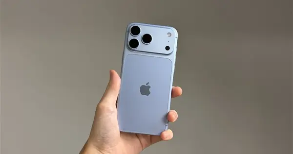 苹果客服回应货轮沉没大量iPhone漂浮海面：没有相关通知