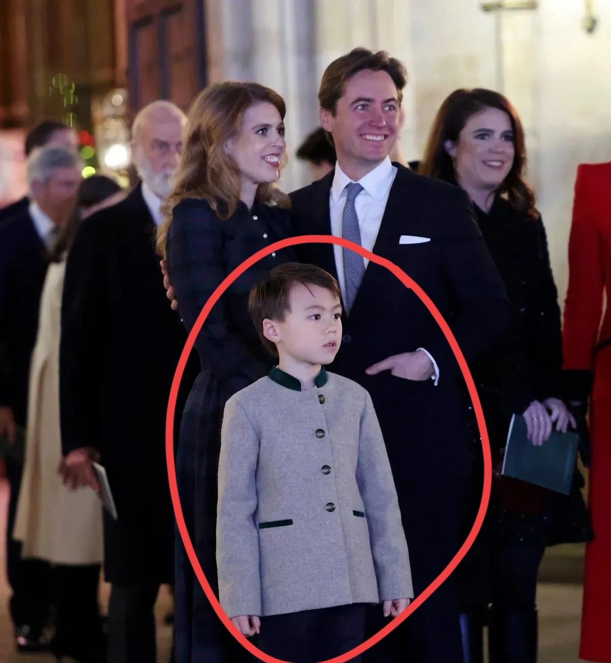 这个孩子，果然是王室的“道具”！
英王室的聚会中，这两年都会出现一位“格格不入”