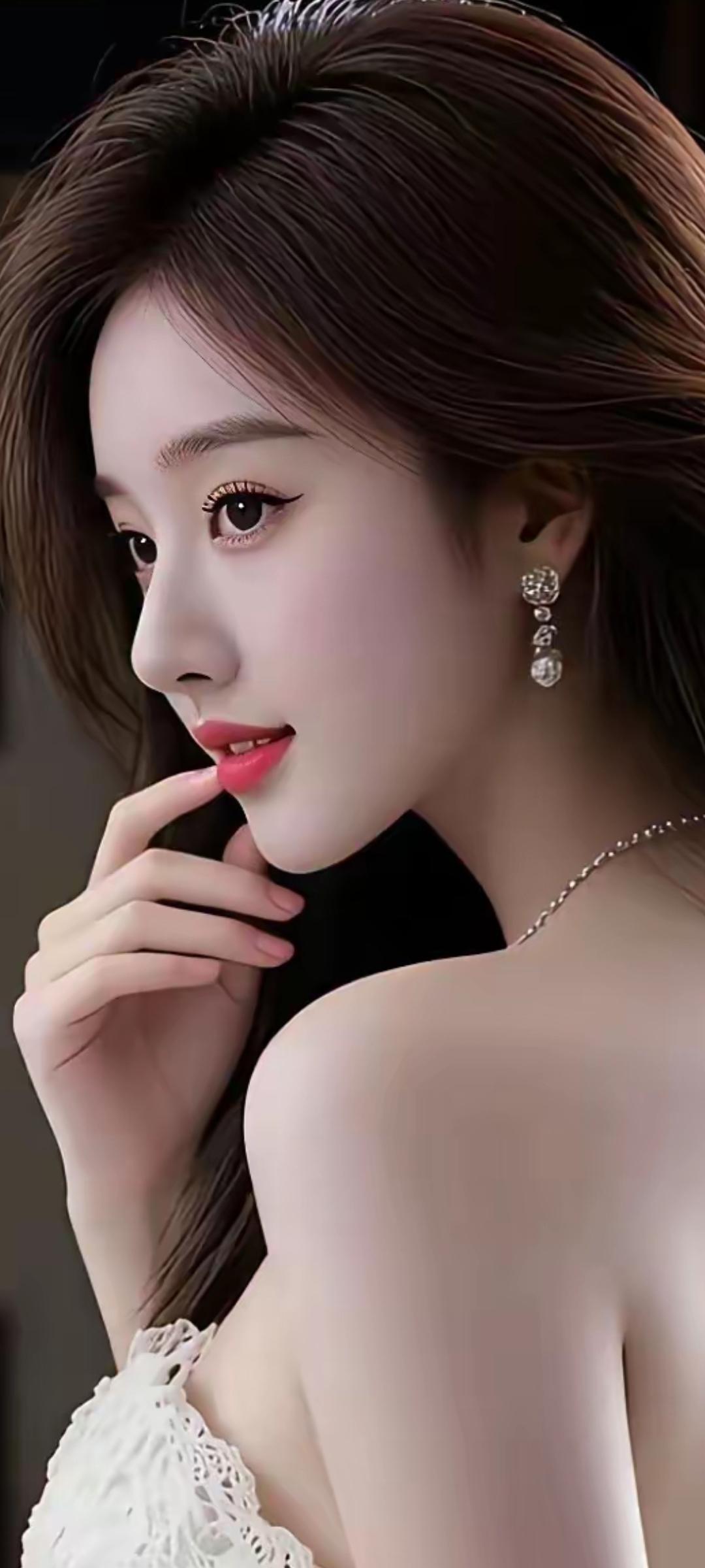 优雅白裙少女，精致的妆容与耳环，散发迷人魅力。