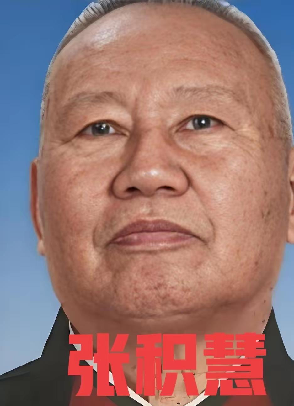饮酒陶渊明
 
《饮酒》组诗是陶渊明晚年核心诗作，总计二十首，全部归隐田园后落笔