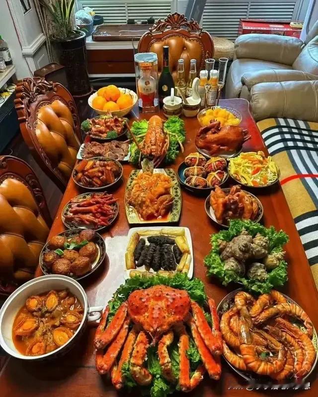 大学毕业十多年了，今天一个大学同学突然联系我，她说老同学，你在顺德吗？我带着一家