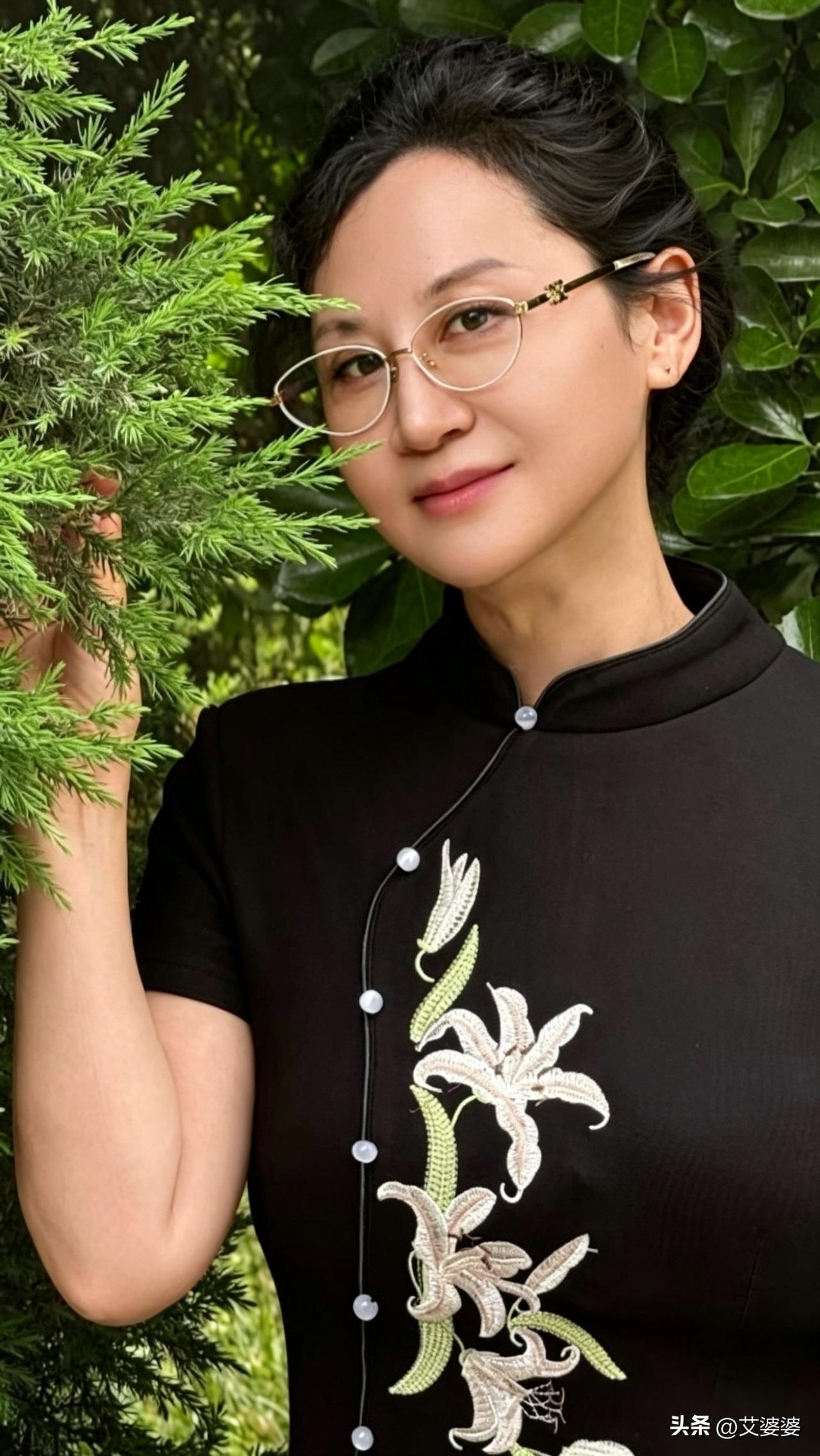 到了中年千万别认命，别被柴米、旁人眼光绑住自己。多充实内心，活得独立放松，晚年日