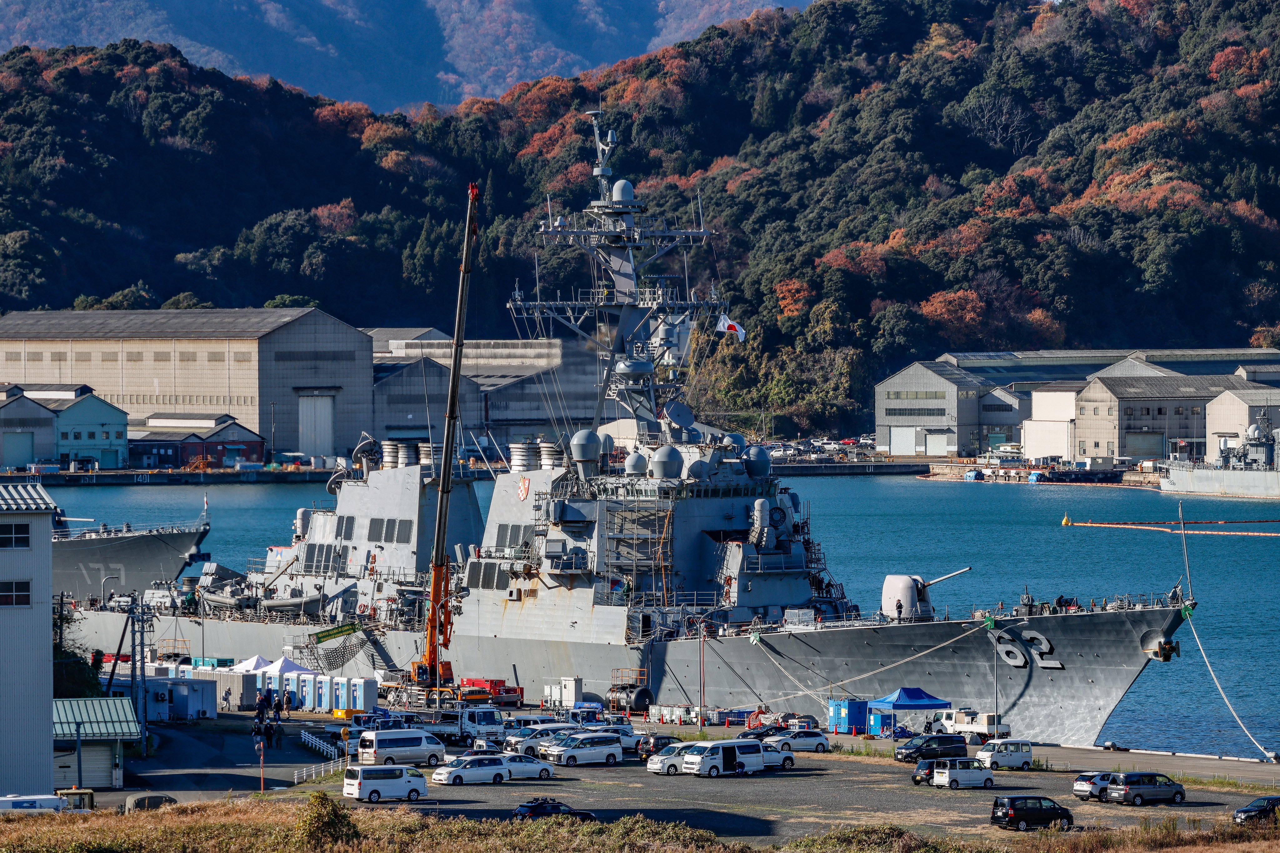 美帝USS Fitzgerald (DDG-62)在舞鹤进行简单修理维护之前说是