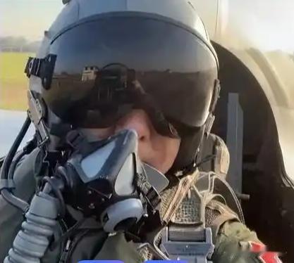 三声"跳伞"背后的安全警钟：台军F-16坠海事件折射装备维护隐忧
 
1月6日晚