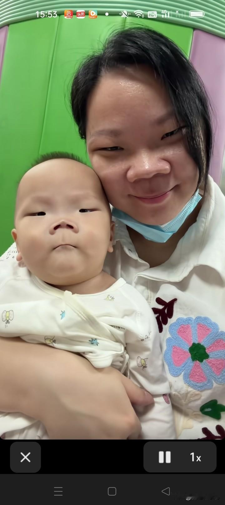 这绝对是亲妈！不用做亲子鉴定，简直一个模子刻出来的，太像了！