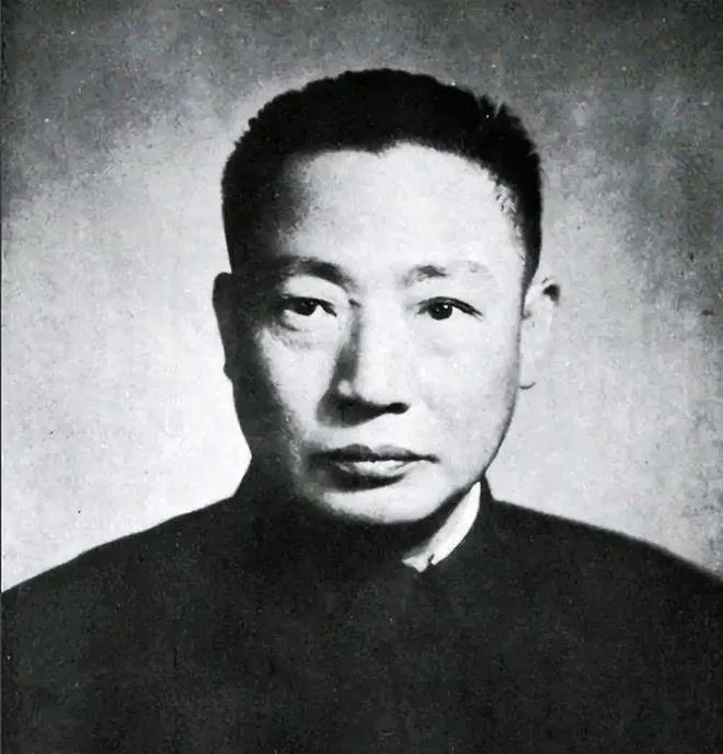 1949年9月底，保密局局长毛人凤在昆明把一份判处一百多人死刑的名册拿到云南省主