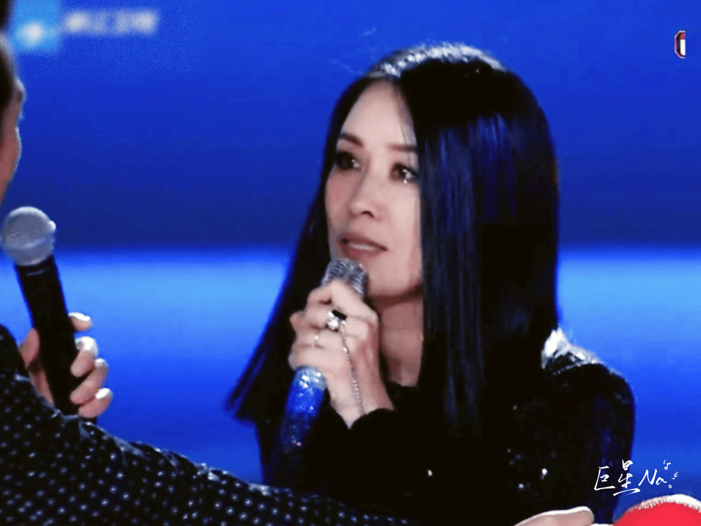 浪姐真的应该请那英来全网疯狂蹲那英加盟乘风2026，就盼着姐来气场全开整顿全场，