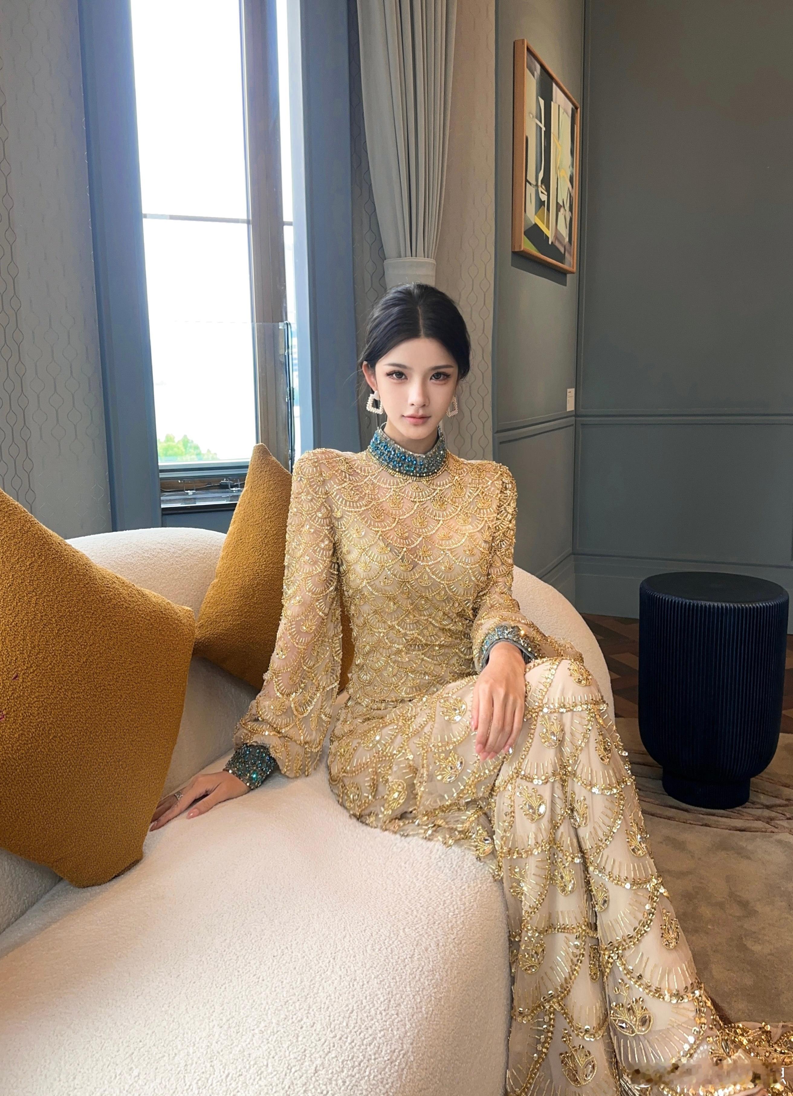 来参加VALENTINO 25FW SHOW🍒高定极繁主义有种经济上行的美 ​