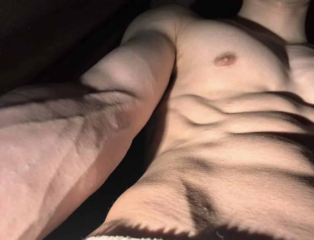 还是晚上光线好