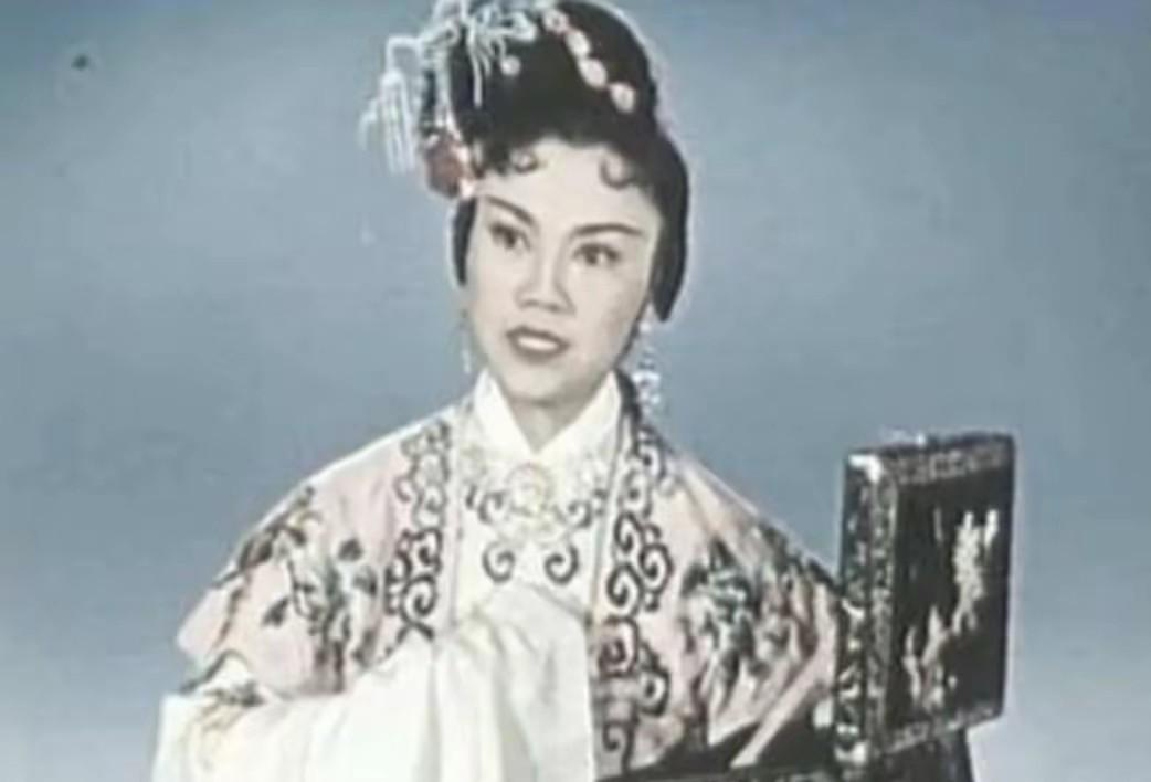 1979年，饰演潘金莲的廖学秋因为拍戏，和老公分别了六个月，她归心似箭，往家赶，
