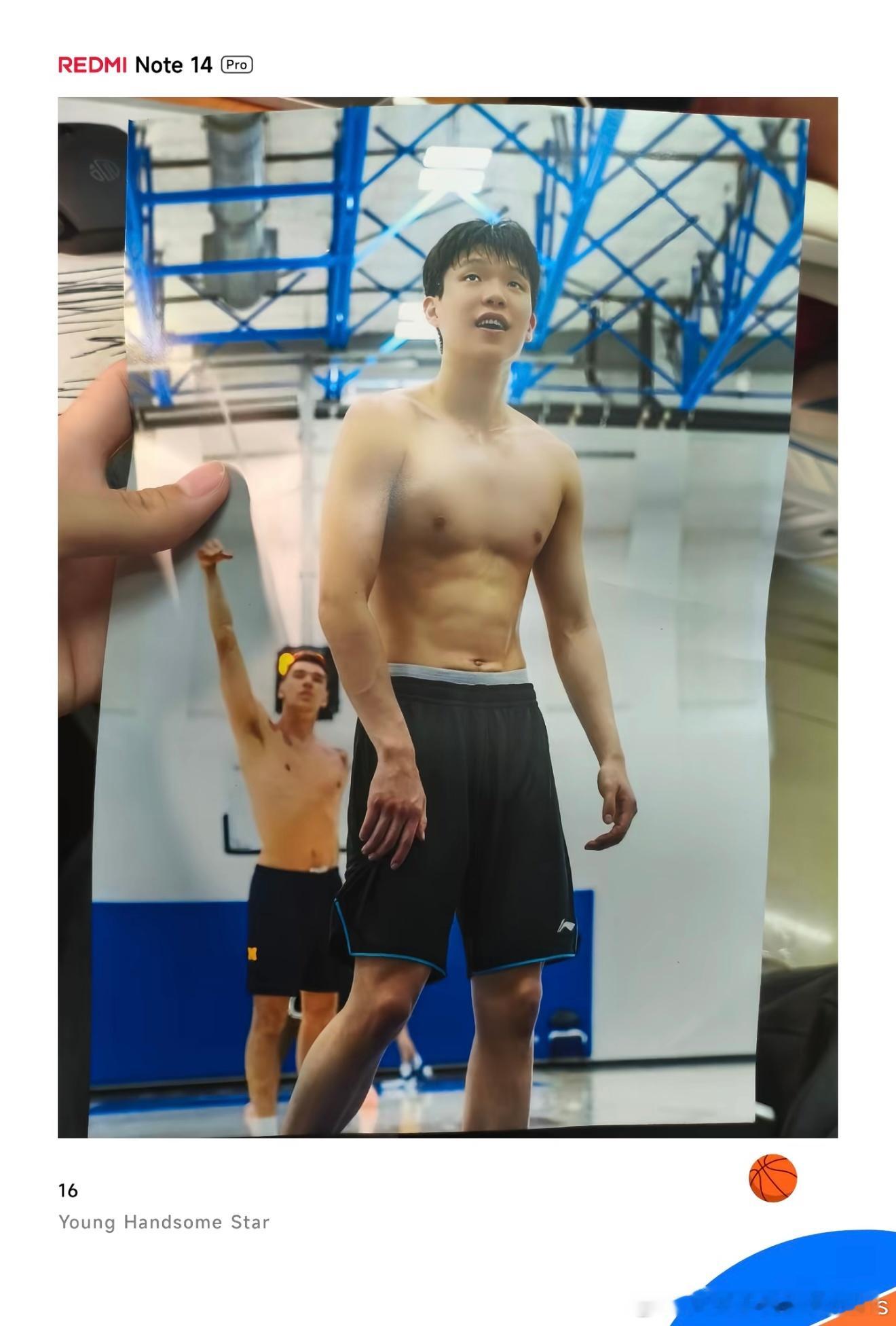 这是谁的男大体育生男朋友杨瀚森陪杨瀚森征战每一场nba