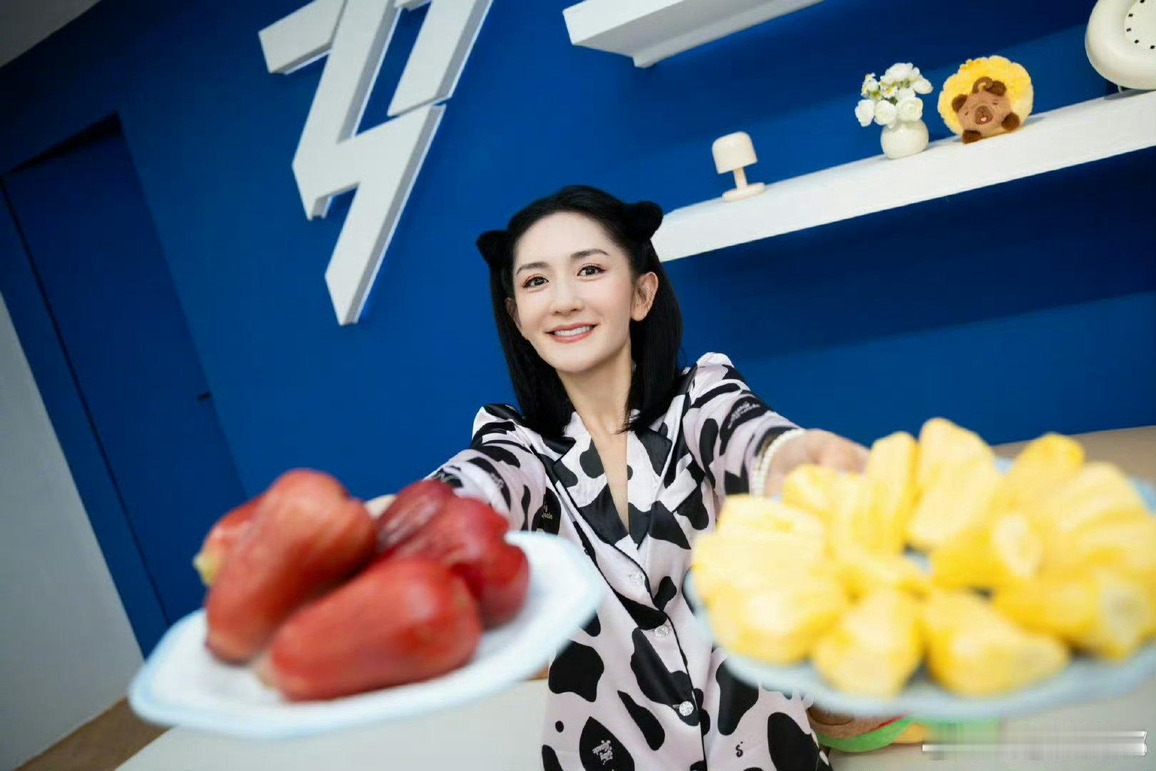谢娜预告张月返场娜就聊姐姐，谢娜透露录制时嘴巴很难合拢，足以想象这期节目有多欢乐