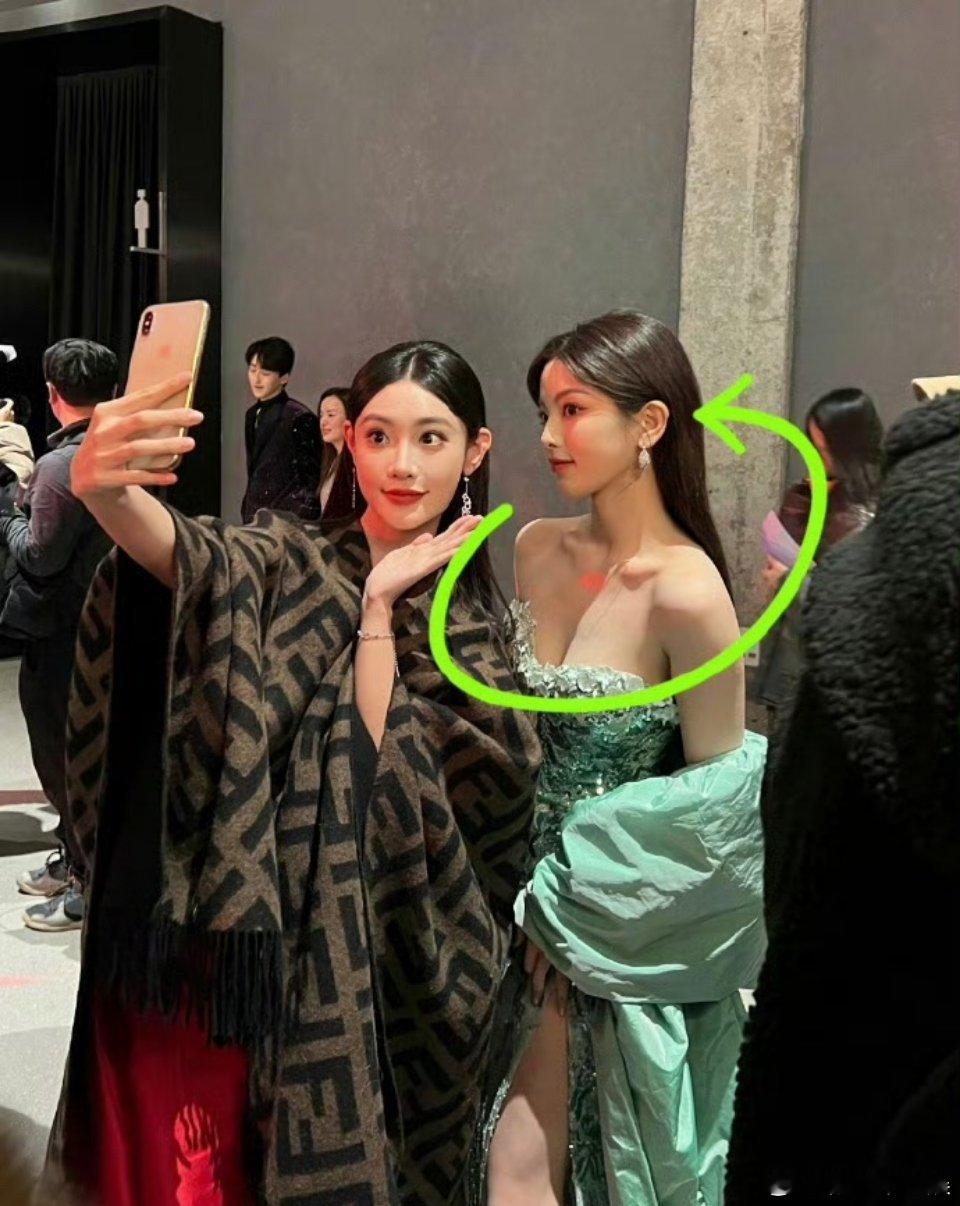 杨超越合照是不是没输过 ​​​